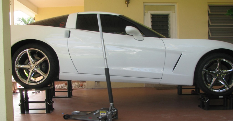 Illustration for article titled These Awesome Jack Stands Will Transform The Way You Work On Your Car